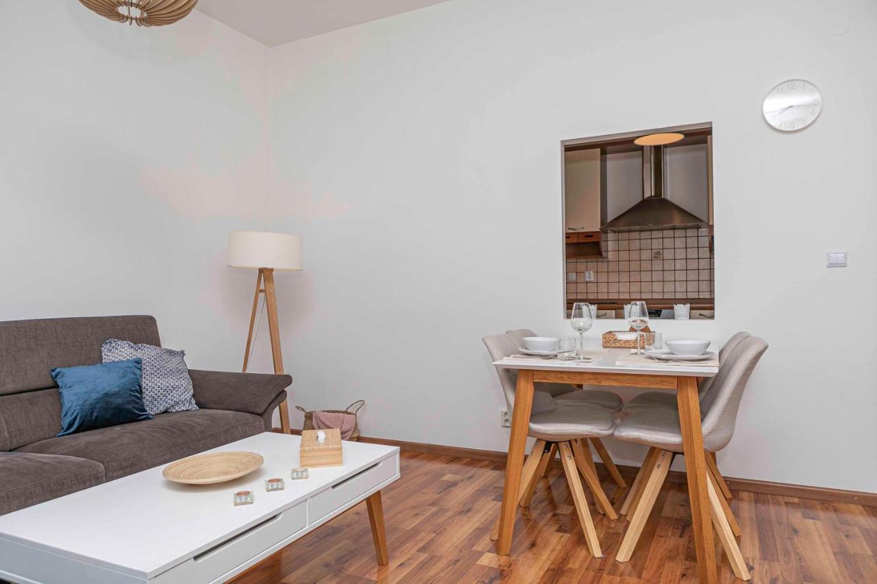 Castle View Apartment With Free Parking Bratislava Exterior foto